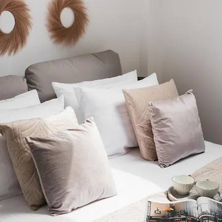 Dragonfly Old Town Apartment - Bespoke Apartments *