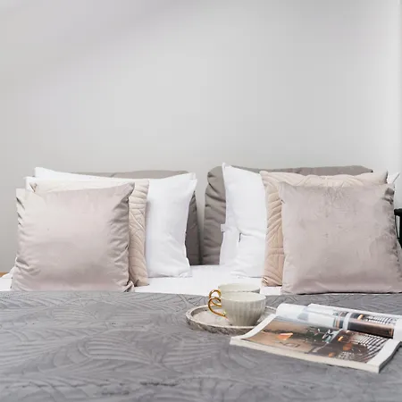 Dragonfly Old Town - Loftaffair Apartman *