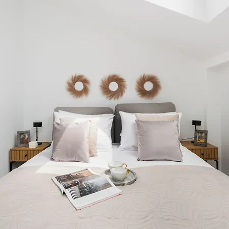 Apartment Dragonfly Old Town - Bespoke