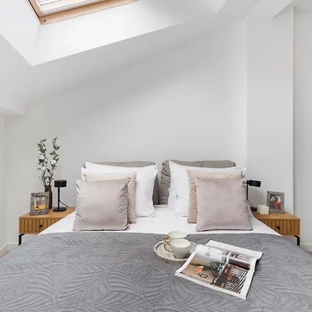 Dragonfly Old Town Apartment - Bespoke Apartments *