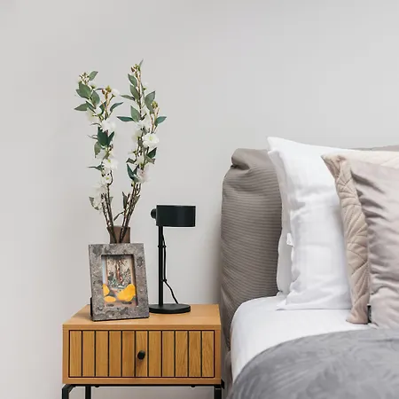 Dragonfly Old Town Apartment - Bespoke Apartments *